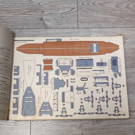Pelican Blanche album con Porte Avions Bearn sc. 1/400 da ritagliare e costruire