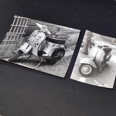 Due fotografie in bianco e nero Vespa Piaggio anni 80/90