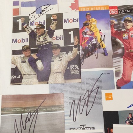 Lotto di 25 ritagli riviste con autografi piloti e dirigenti F1
