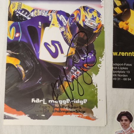 Poster e locandine moto e piloti anni da 70 a 00 di cui 5 con autografo