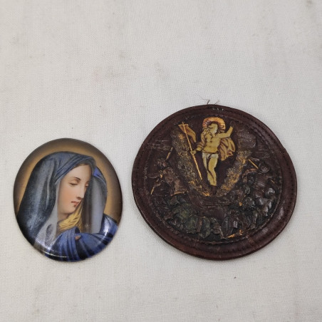 Ovale smaltato con immagine sacra della Vergine Maria e custodia in cuoio