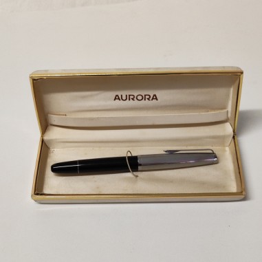 AURORA 88P penna stilografica fusto in resina nera con cappuccio acciaio