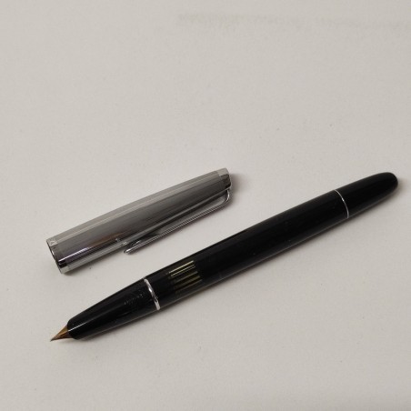 AURORA 88P penna stilografica fusto in resina nera con cappuccio acciaio