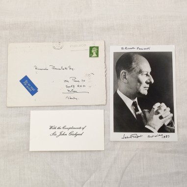 Sir JOHN GIELGUD biglietto + foto autografata in originale