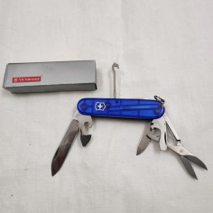 VICTORINOX coltellino multi accessoriato 1.3703t2 con guancette blu 2