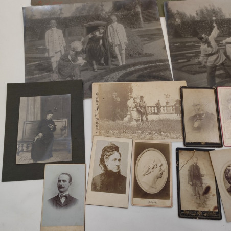 Lotto di 27 fotografie originali tardo 800 primo 900 scatti familiari e ritratti