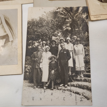 Lotto di 27 fotografie originali tardo 800 primo 900 scatti familiari e ritratti