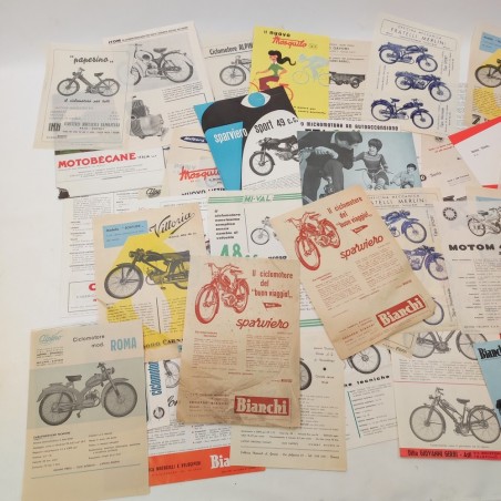 Lotto di 55 brochure volantini di motocicli anni 50/60/70