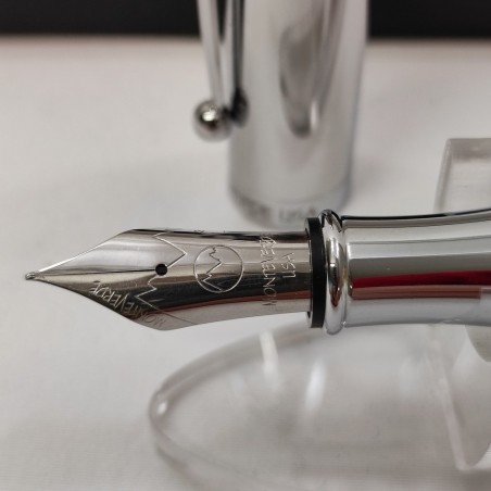 Monteverde penna stilografica Invincia pennino M fusto carbon look nuova