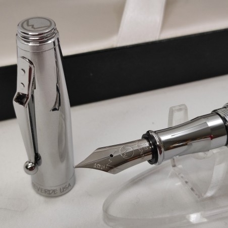 Monteverde penna stilografica Invincia pennino M fusto carbon look nuova