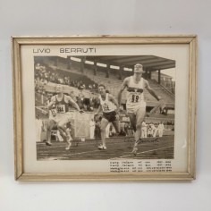 LIVIO BERRUTI fotografia con palmares e autografo in originale 2