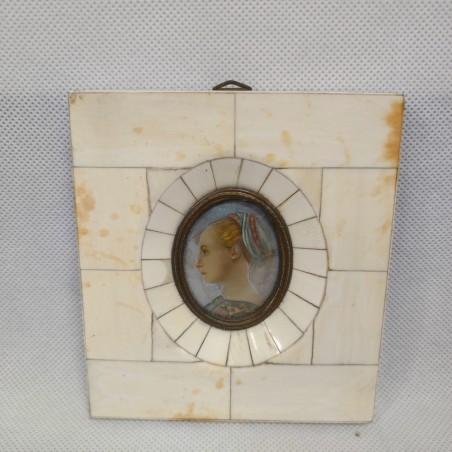 Quadretto tardo 800 con miniatura dipinta a mano dama di profilo