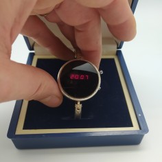 EUROTRONIC orologio polso donna al quarzo quadrante led rossi vintage 2