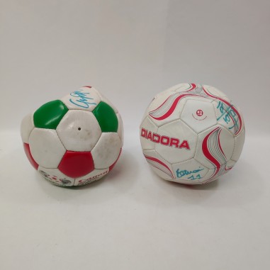 Due palloni di cuoio con autografi giocatori Bologna calcio
