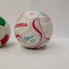 Due palloni di cuoio con autografi giocatori Bologna calcio 2