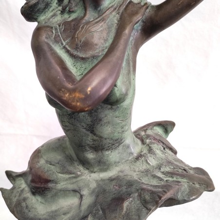 Scultura in bronzo con figura femminile giovane che danza h. 60 cm circa