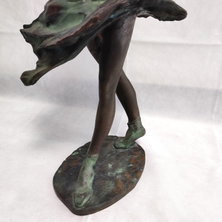 Scultura in bronzo con figura femminile giovane che danza h. 60 cm circa