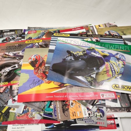 Enorme lotto di autografi motociclisti Superbike Moto GP altre classi circa 400