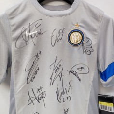 Maglietta Inter ufficiale NIKE con 12 autografi calciatori stagione 2013/2014 2