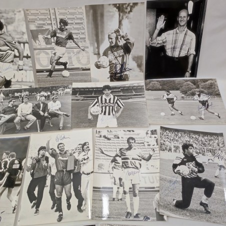 Lotto di 26 fotografie originali con autografi calciatori anni 90