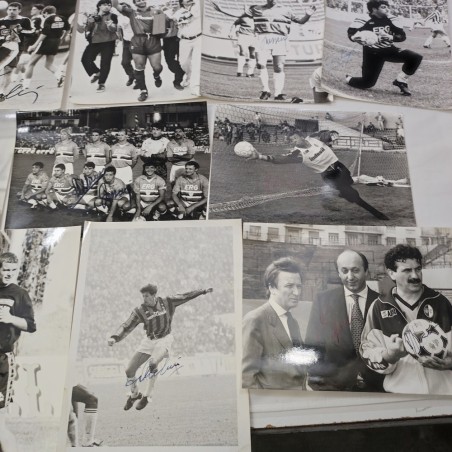 Lotto di 26 fotografie originali con autografi calciatori anni 90