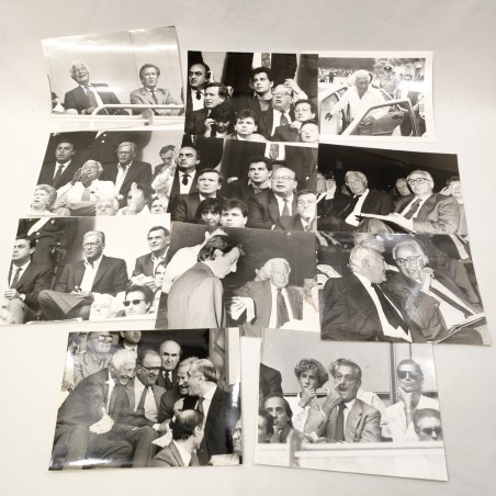 Lotto di 11 fotografie Gianni Umberto Agnelli Bettino Craxi e altri allo stadio