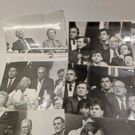Lotto di 11 fotografie Gianni Umberto Agnelli Bettino Craxi e altri allo stadio