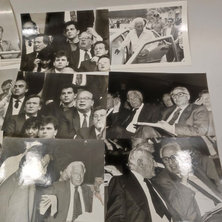 Lotto di 11 fotografie Gianni Umberto Agnelli Bettino Craxi e altri allo stadio