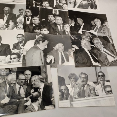 Lotto di 11 fotografie Gianni Umberto Agnelli Bettino Craxi e altri allo stadio