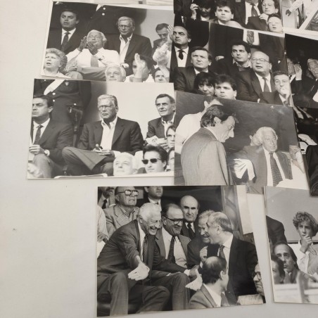 Lotto di 11 fotografie Gianni Umberto Agnelli Bettino Craxi e altri allo stadio