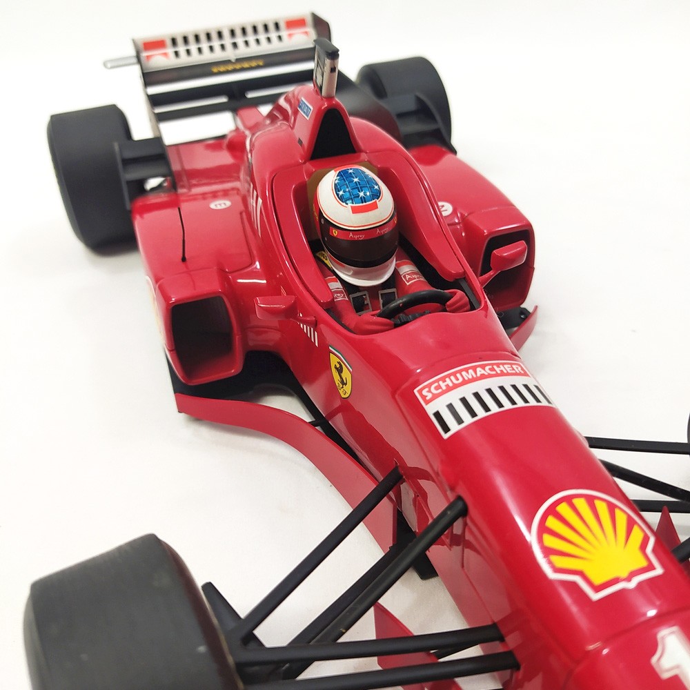Modellino Ferrari F310/2 guidata da Michael Schumacher nel 1996