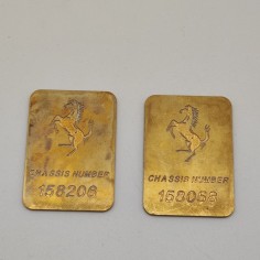 Coppia di placche in ottone Ferrari Chassis number 40x55 mm