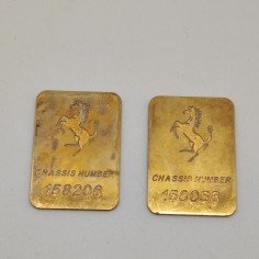 Coppia di placche in ottone Ferrari Chassis number 40x55 mm 2