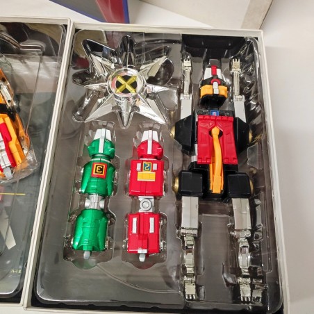 Robot Voltron Lion Set Toynami montato per prova due difetti