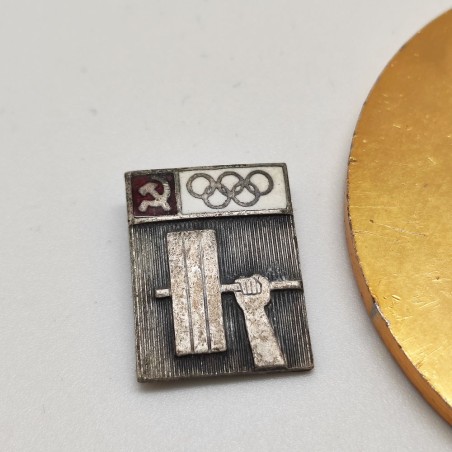 Lotto di una medaglia e uno spilletta CCCP