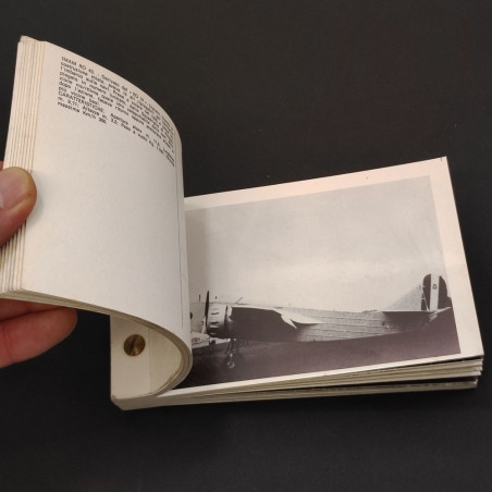 Libretto rilegato a vite con 42 cartoline velivoli 1936-45 Aeronautica Militare