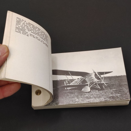 Libretto rilegato a vite con 42 cartoline velivoli 1936-45 Aeronautica Militare