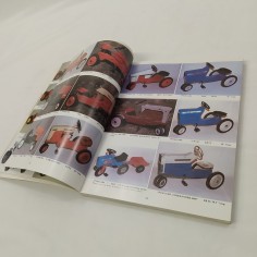 Libro International directory of model farm tractors Raymond E. Crilley,  Charle 2