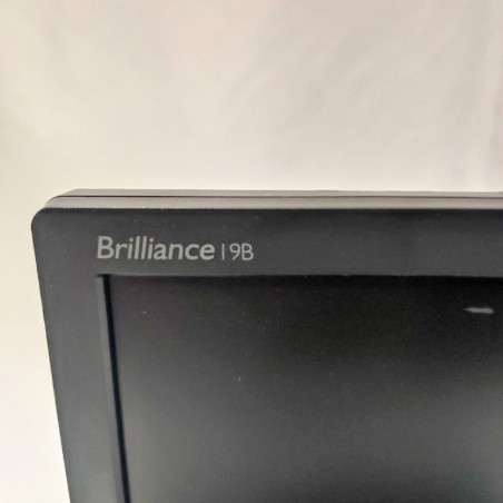 Computer fisso 8200 Elite SFF Windows 10 pro con monitor 19" Philips 4:3
