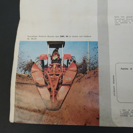 Brochure descrizione scavafossi biruota Dondi. Buono