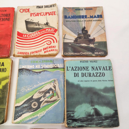 Lotto di 8 libri tema Marina Militare italiana e uno tedesca anni 30