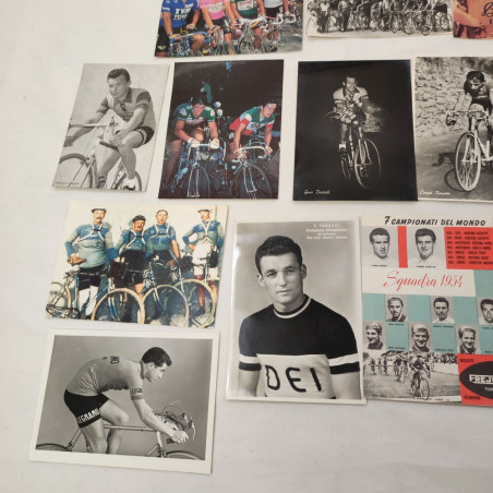 Lotto di 16 tra foto e cartoline ciclisti anni 60/70 e 80