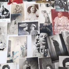 Blocco 47 cartoline cantanti lirici anni 50/70 alcune autografate Alcune segnate 2