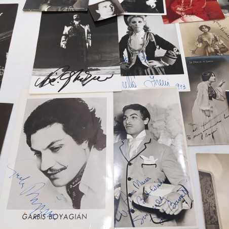 Blocco 47 cartoline cantanti lirici anni 50/70 alcune autografate Alcune segnate