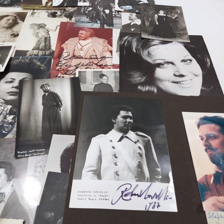 Blocco 47 cartoline cantanti lirici anni 50/70 alcune autografate Alcune segnate