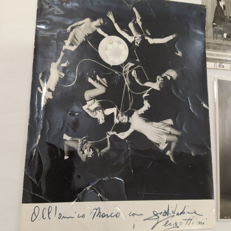 5 foto e cartoline varie, alcune autografate con dedica anni 60/70