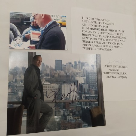 COA - 2 foto Bruce Willis con autografo e autenticazione Buono