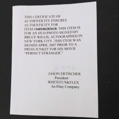 COA - 2 foto Bruce Willis con autografo e autenticazione Buono 2