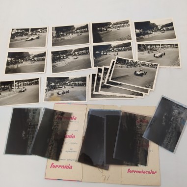 Busta Ferrania con 16 foto auto da corsa e negativi 1961 macchie