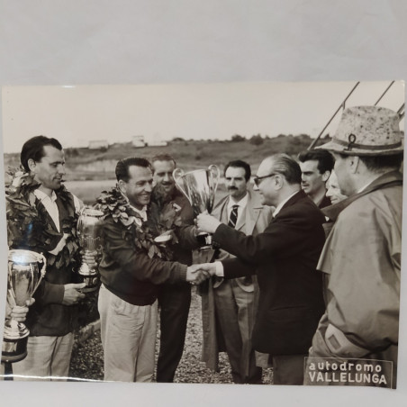 Lotto 14 foto autodromo Vallelunga e costruzione anni 60 Buono